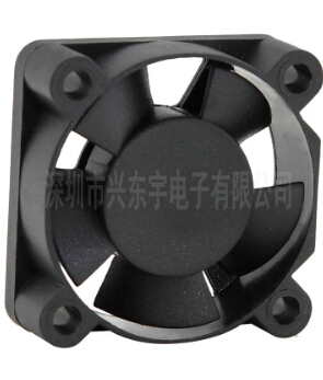 用電飯煲散熱風(fēng)扇，降溫降音并存